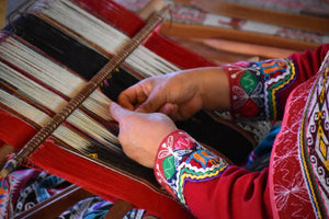 Handmade Scarves: Women Artisans and the Craft Renaissance